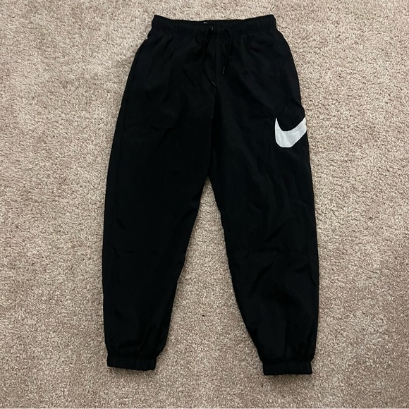 Nike Women’s Nsw Essential Woven Mid Rise Pant - Picture 3 of 5